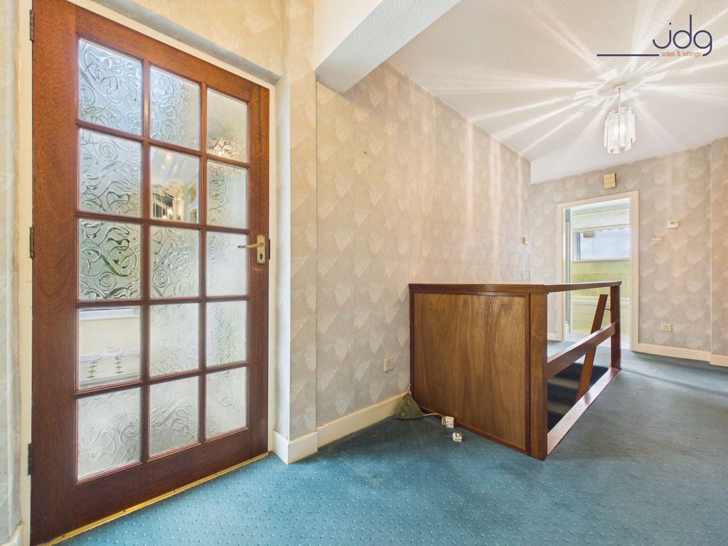 Property photo 2 of 24 Hallway