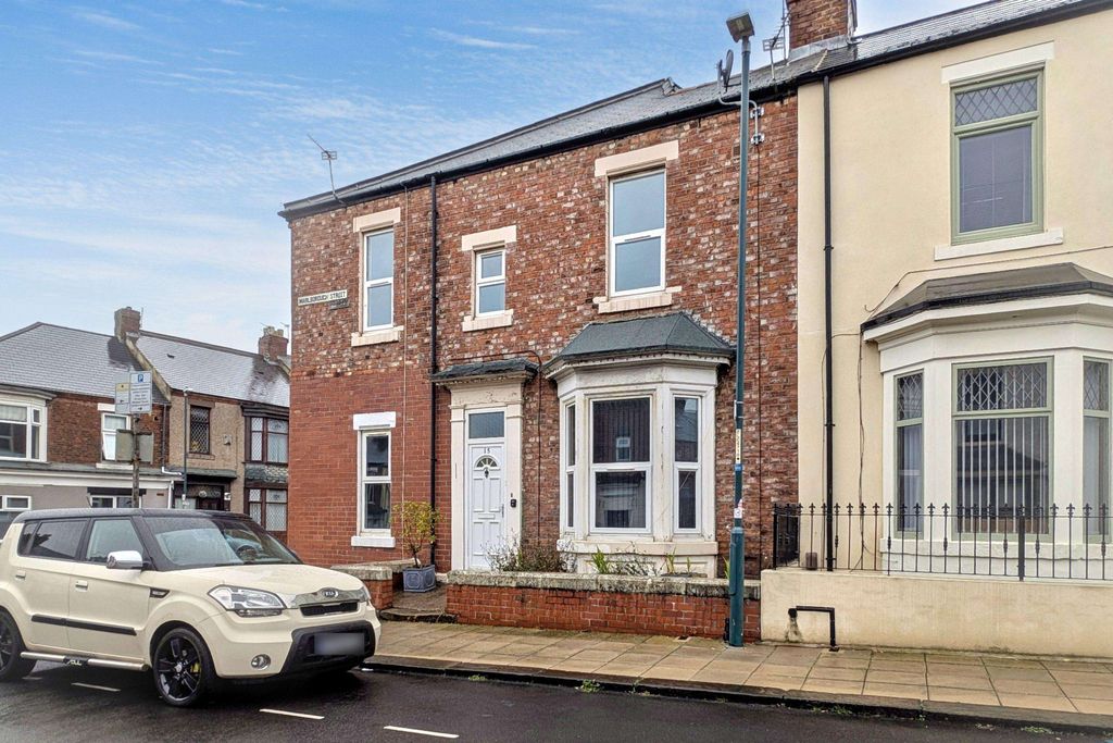 Property photo 1 of 19 15 Marlborough Street North, South Shields, Tyne &amp; Wear, Ne33 4Da
