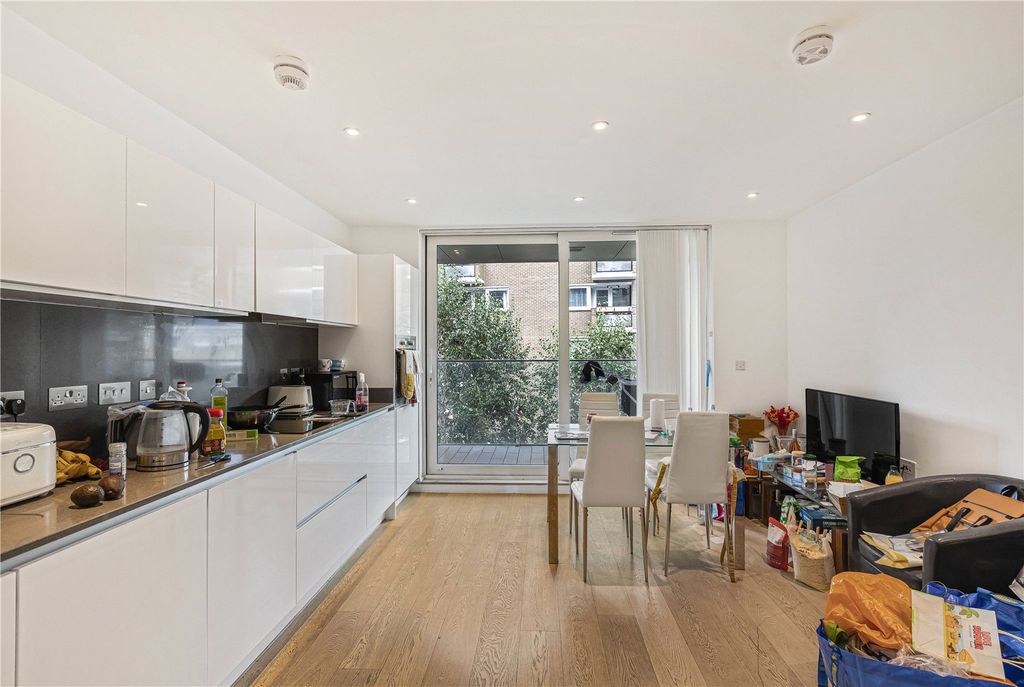 Property photo 3 of 16 Kitchen