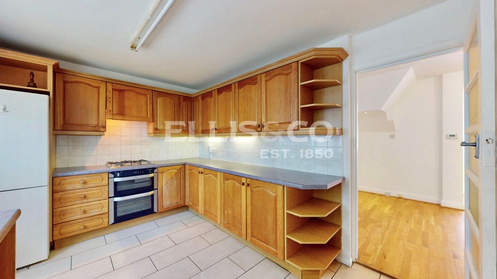 Property photo 1 of 33 Picture No. 17
