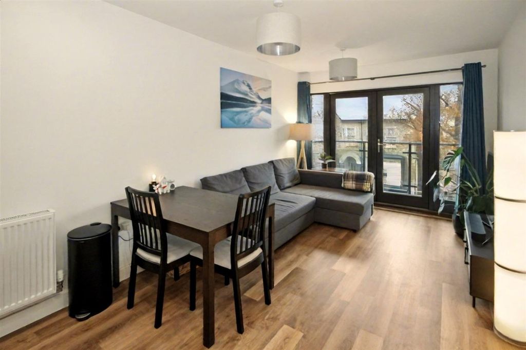 Property photo 3 of 24