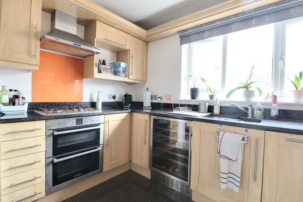 Property photo 3 of 15 5288523