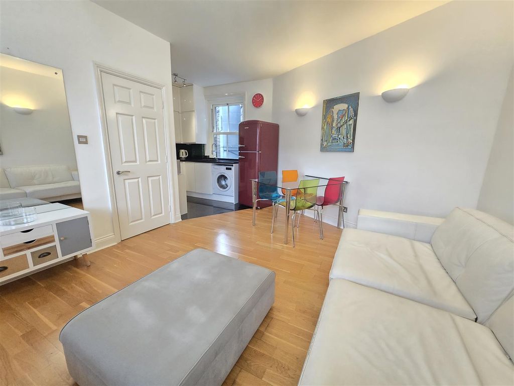 Property photo 2 of 12 1000311956.Jpg