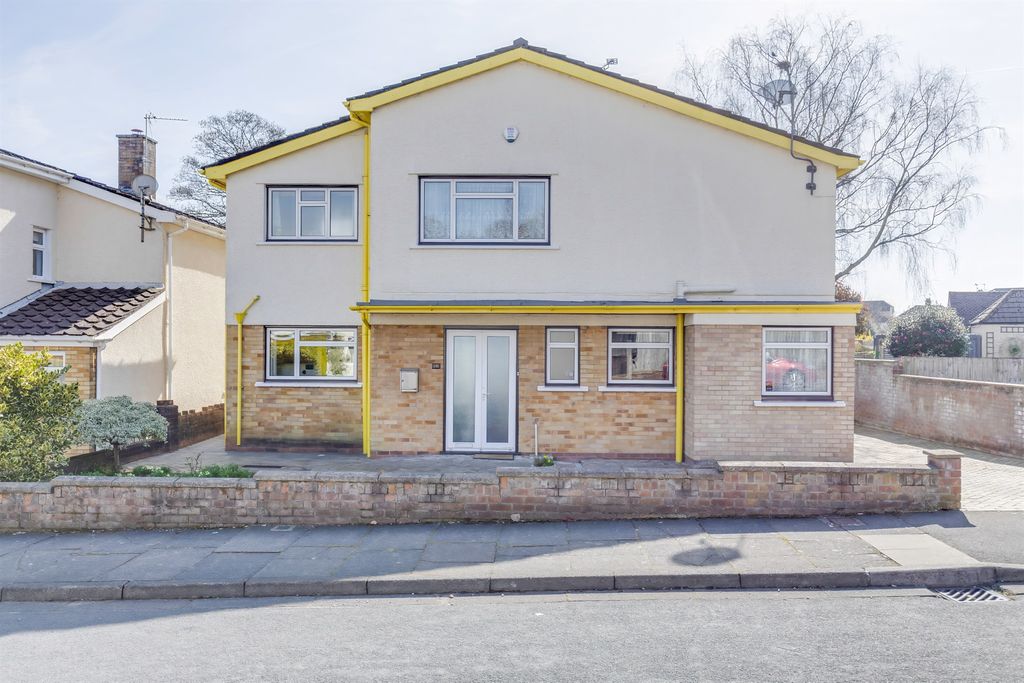 Property photo 3 of 34