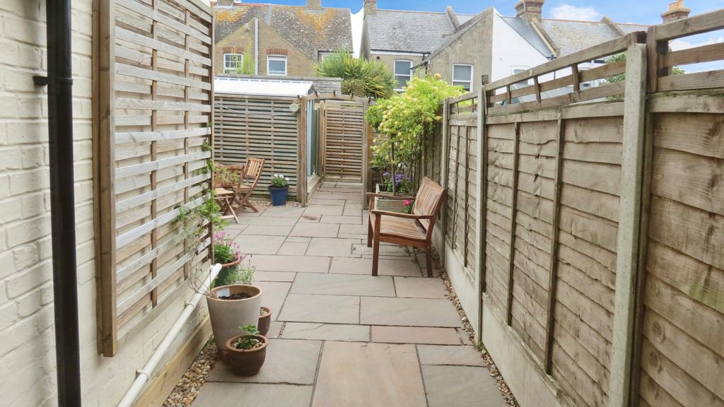 Property photo 2 of 20 14 Back Garden Looking To Gate.Jpg