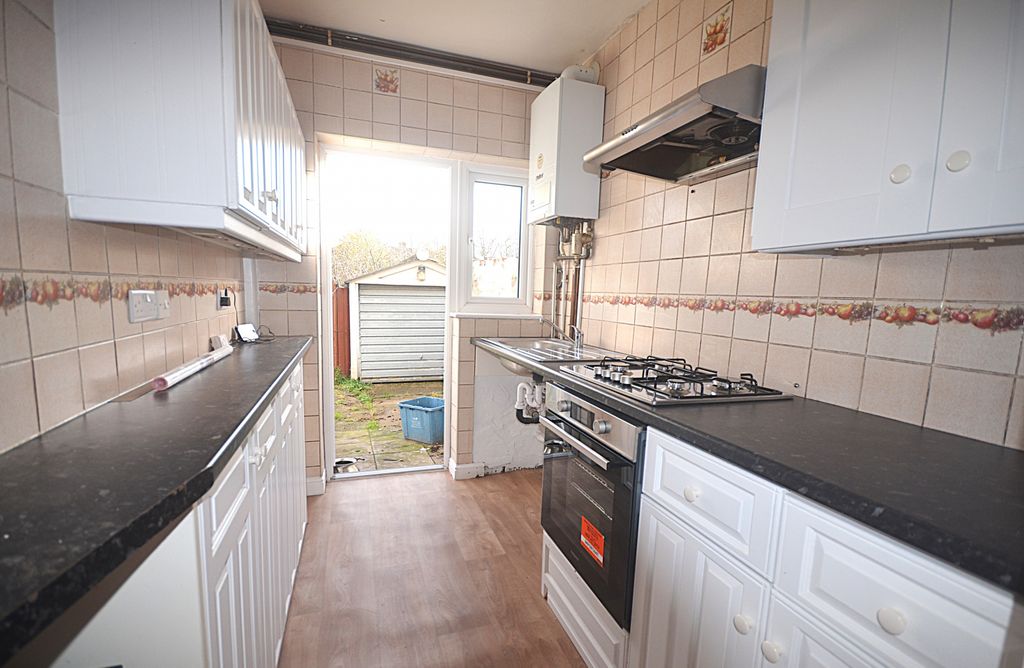 Property photo 1 of 11 Three Bedroom Semi-Detached House For Rent
