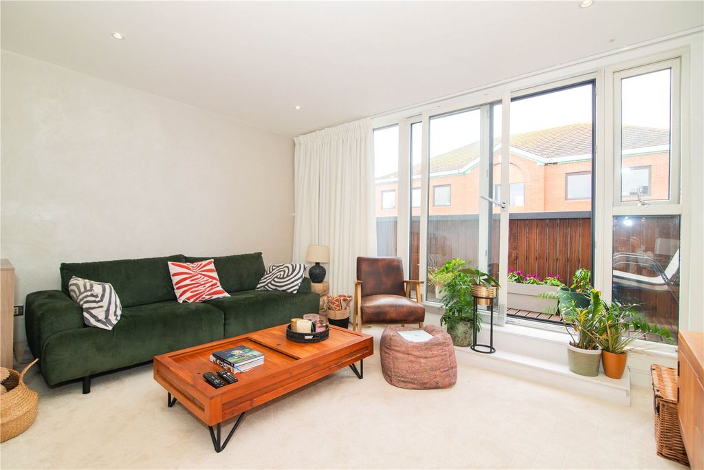 Property photo 2 of 11 Picture No. 03