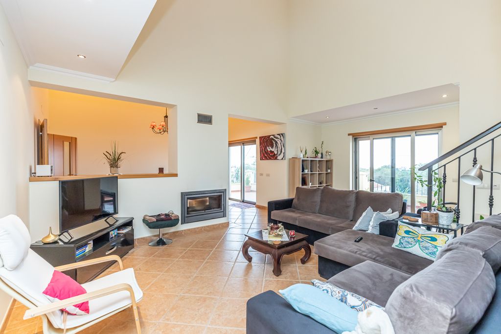 Property photo 3 of 24