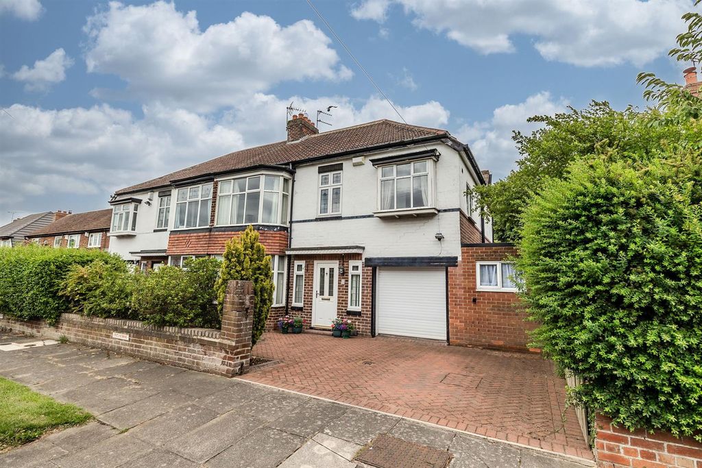 Property photo 1 of 26