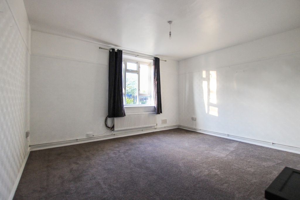 Property photo 3 of 5 4774622