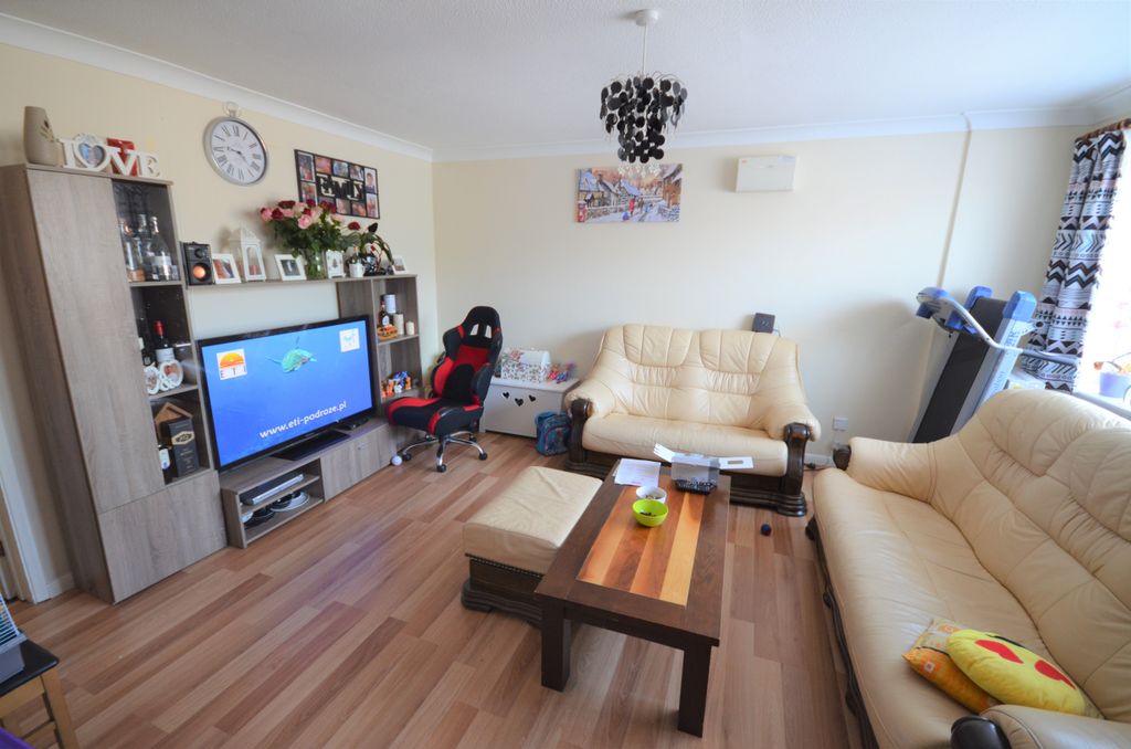 Property photo 2 of 6