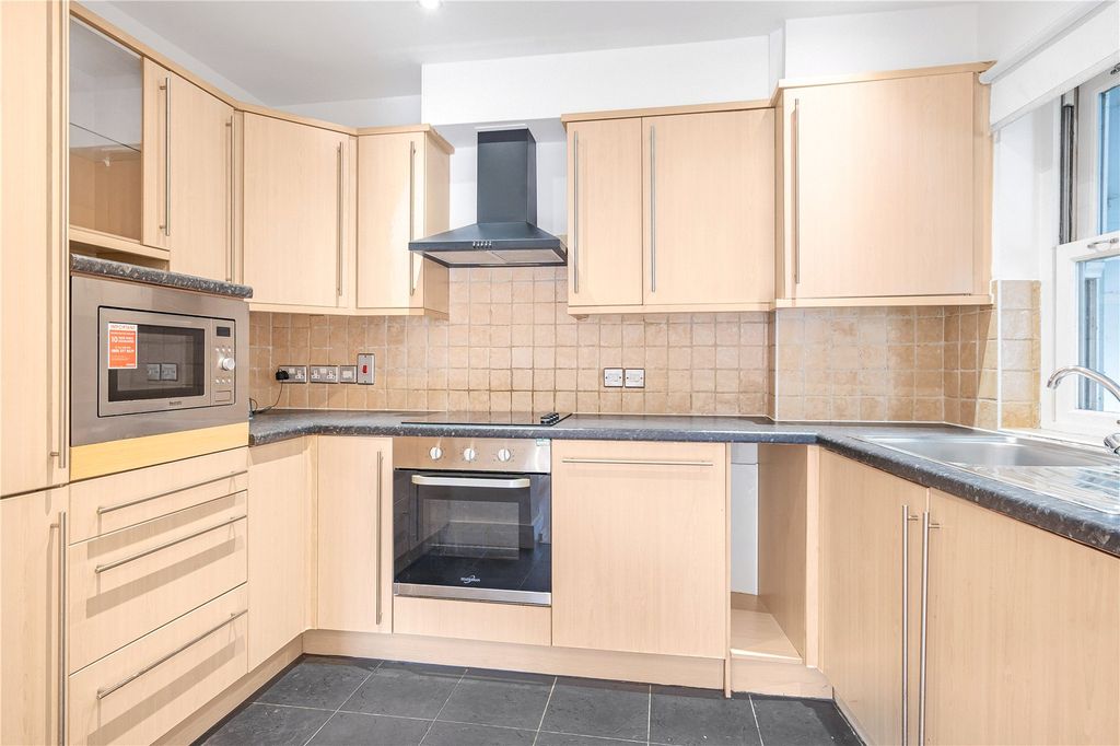 Property photo 3 of 12 Kitchen