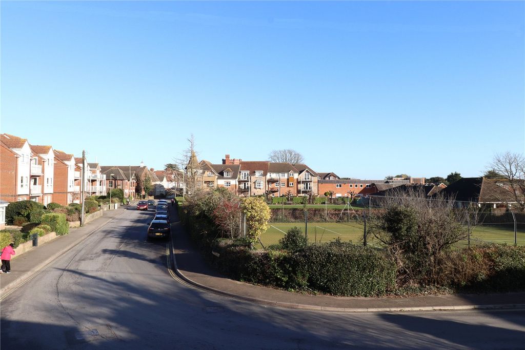 Property photo 2 of 11 Picture No. 21