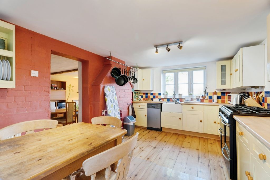 Property photo 2 of 21 Pbox-Img.Jpg