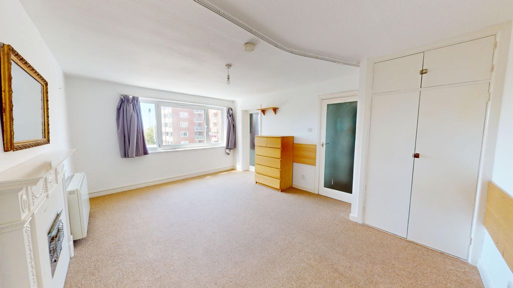 Property photo 1 of 3