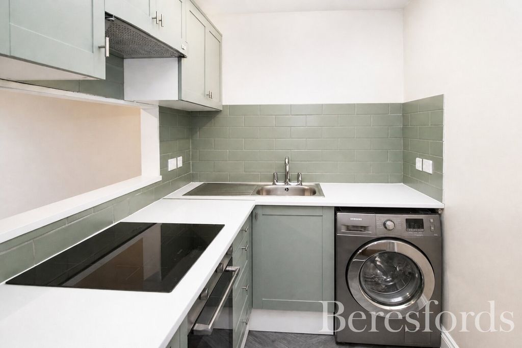 Property photo 3 of 7 Kitchen View 2