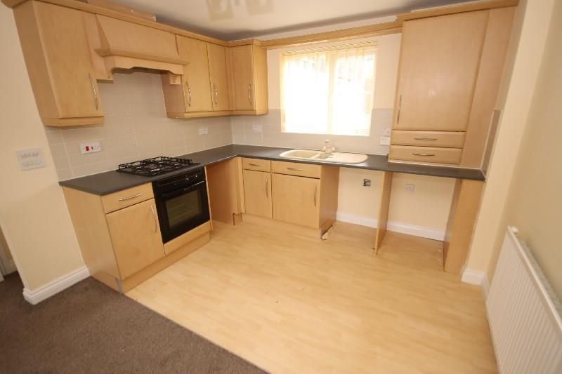 Property photo 2 of 8 Kitchen