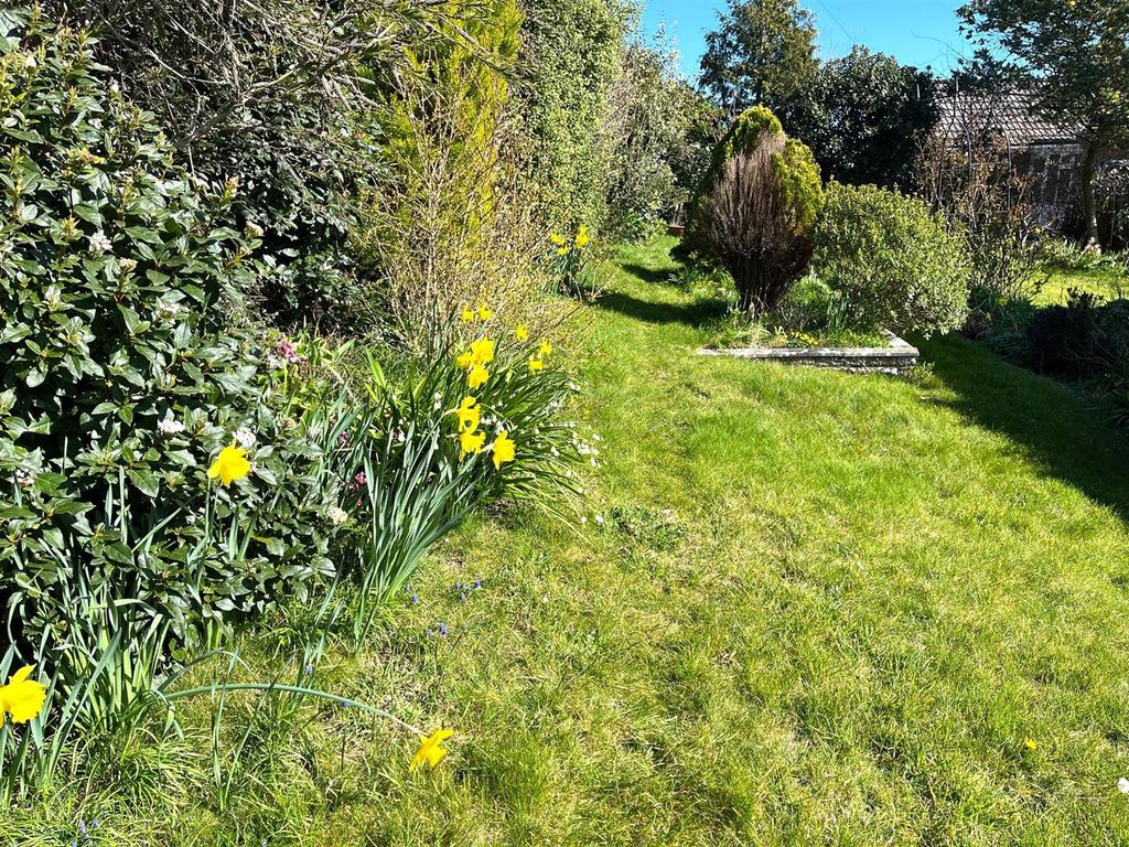 Property photo 2 of 22 4185 Newfrontgarden.Jpg