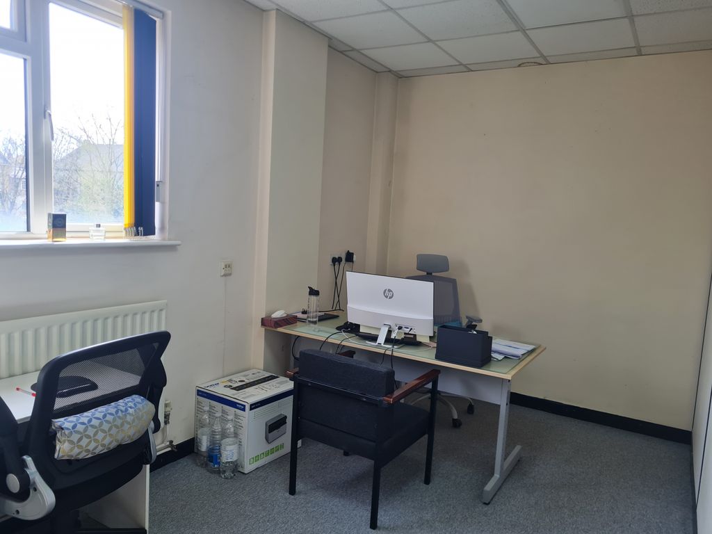 Property photo 1 of 14 Office To Rent Worton Road, Isleworth Tw7
