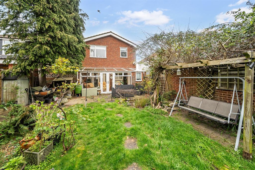 Property photo 2 of 16 Garden