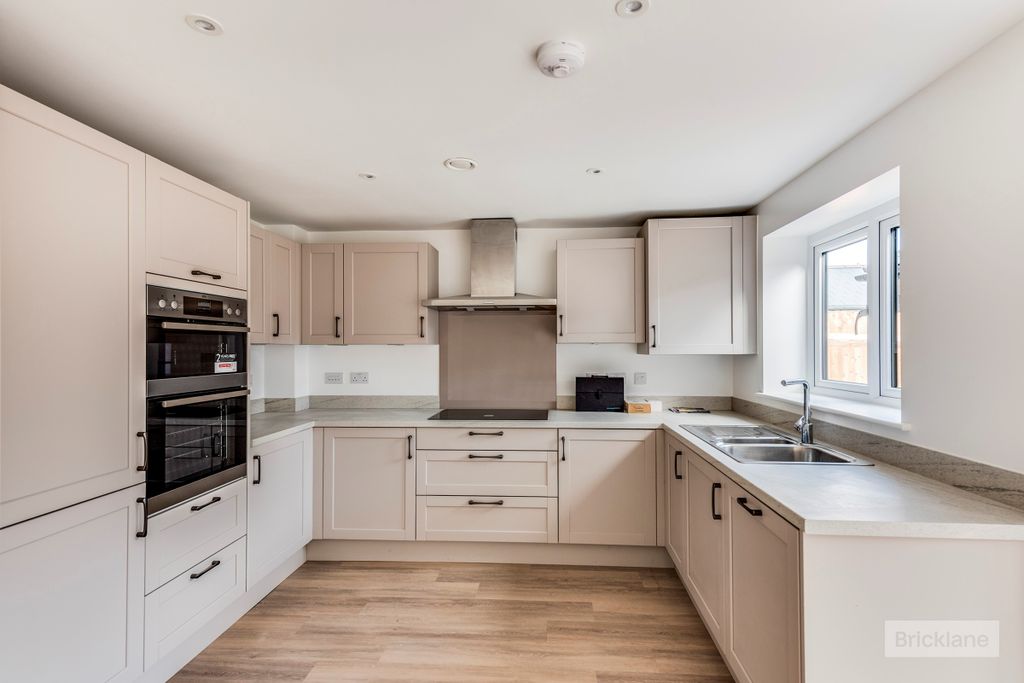 Property photo 3 of 14 Image