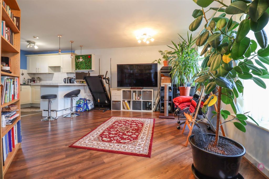 Property photo 3 of 12 Img_2920.Jpg