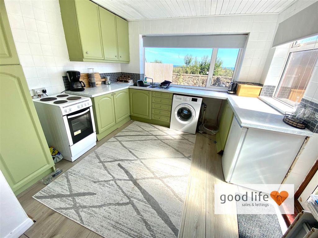 Property photo 2 of 11 20260824_115800625_Ios25 Acklam Avenue.Jpg