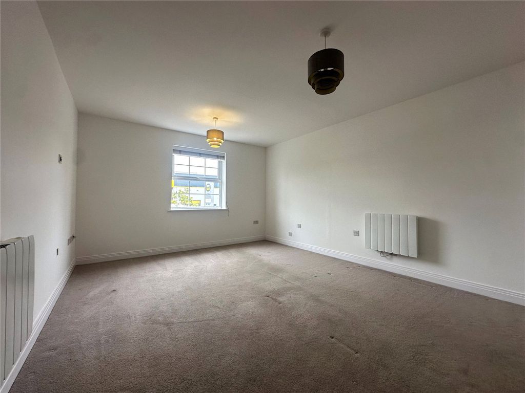 Property photo 2 of 7 Picture No. 16