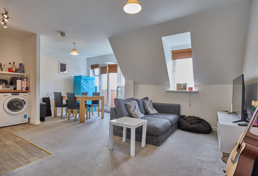 Property photo 3 of 8 Mallory House Hinckley_3.Jpg