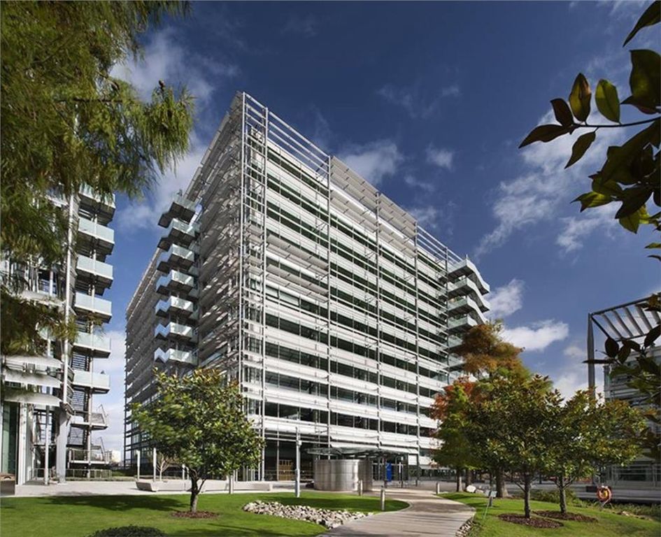 Property photo 1 of 8 Serviced Office, Chiswick High Road - W4|