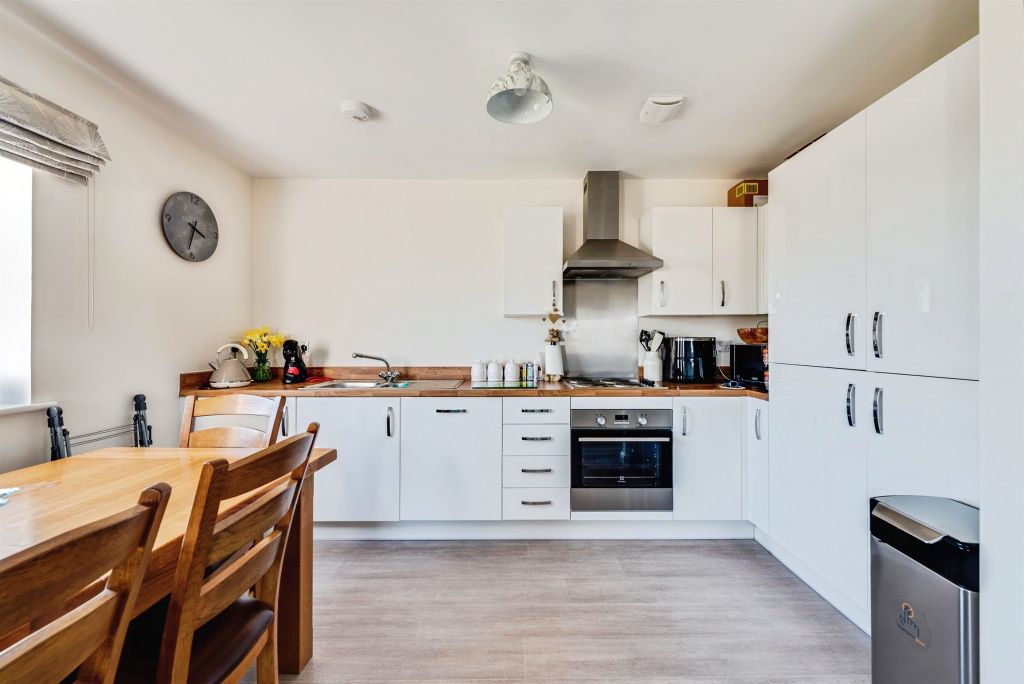 Additional image 4 of 2 bed flat for saleGuild Close, Witney OX28