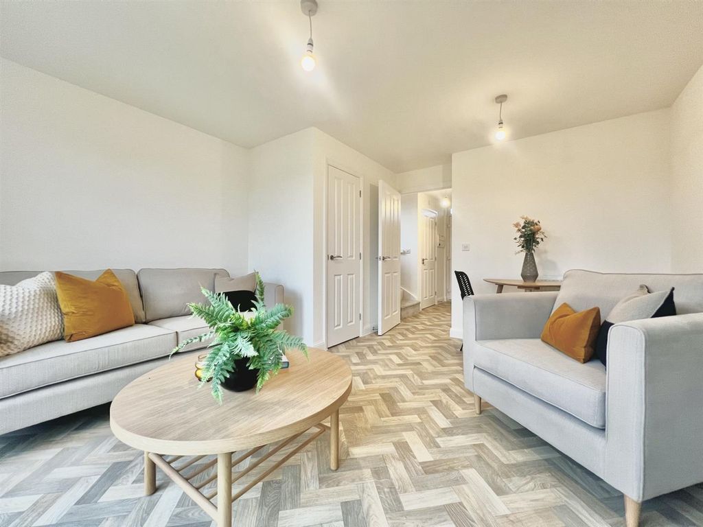 Property photo 2 of 7 Living Room