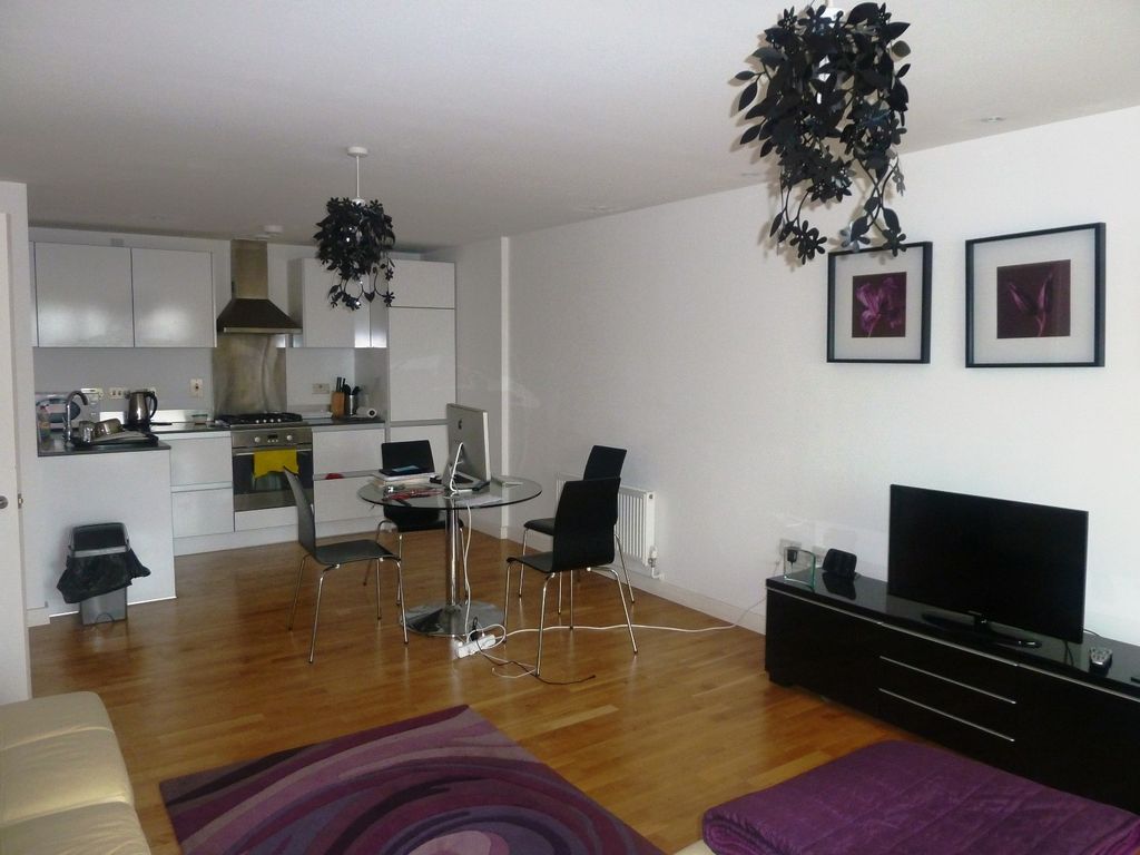 Property photo 3 of 6 Dining Area