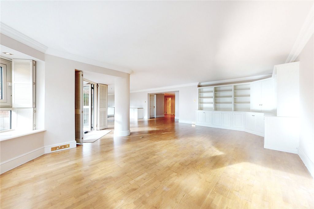 Property photo 3 of 21 Picture No. 06