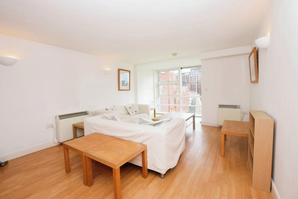 Property photo 2 of 22 Picture No. 28