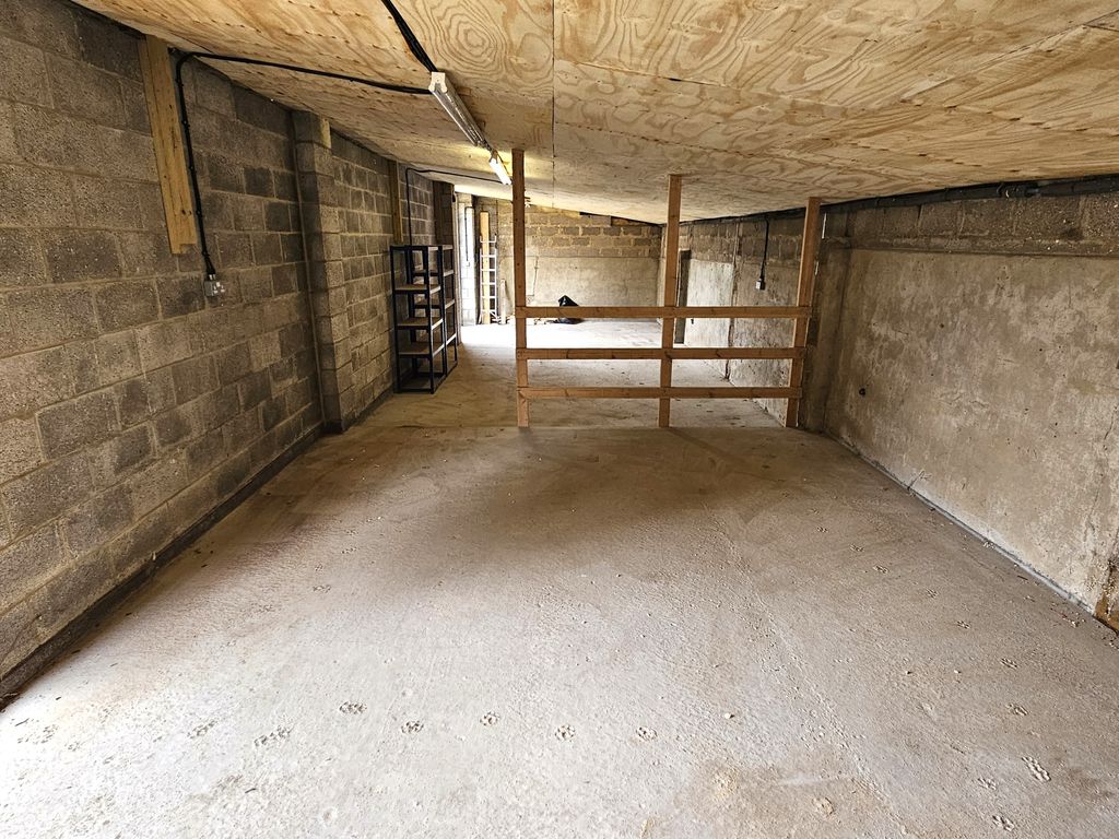 Property photo 3 of 5