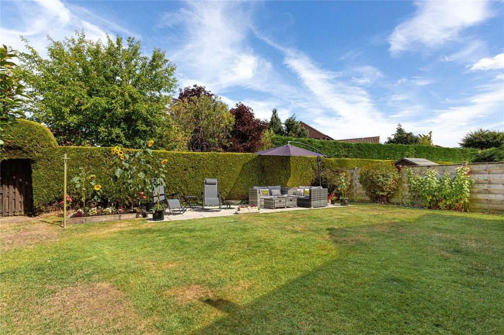 Property photo 2 of 19 Photos