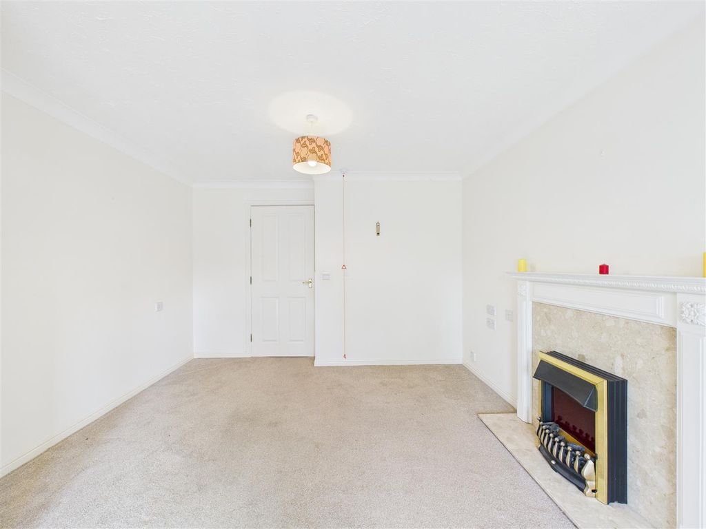 Property photo 2 of 13 Cam05193G0-Pr0039-Still004.Jpg