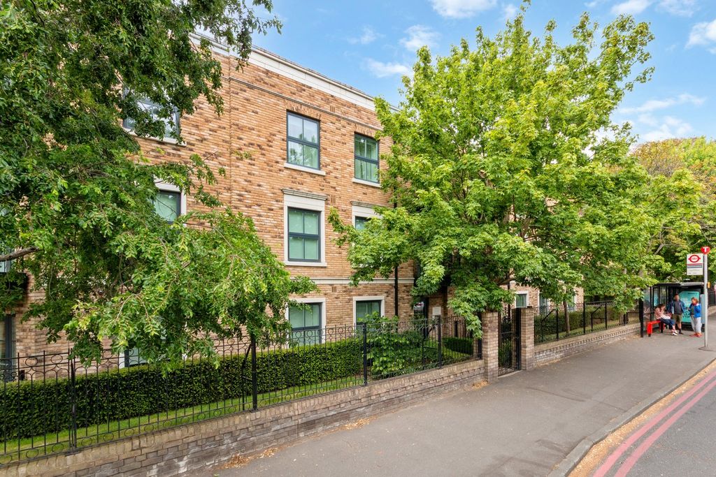Property photo 1 of 10