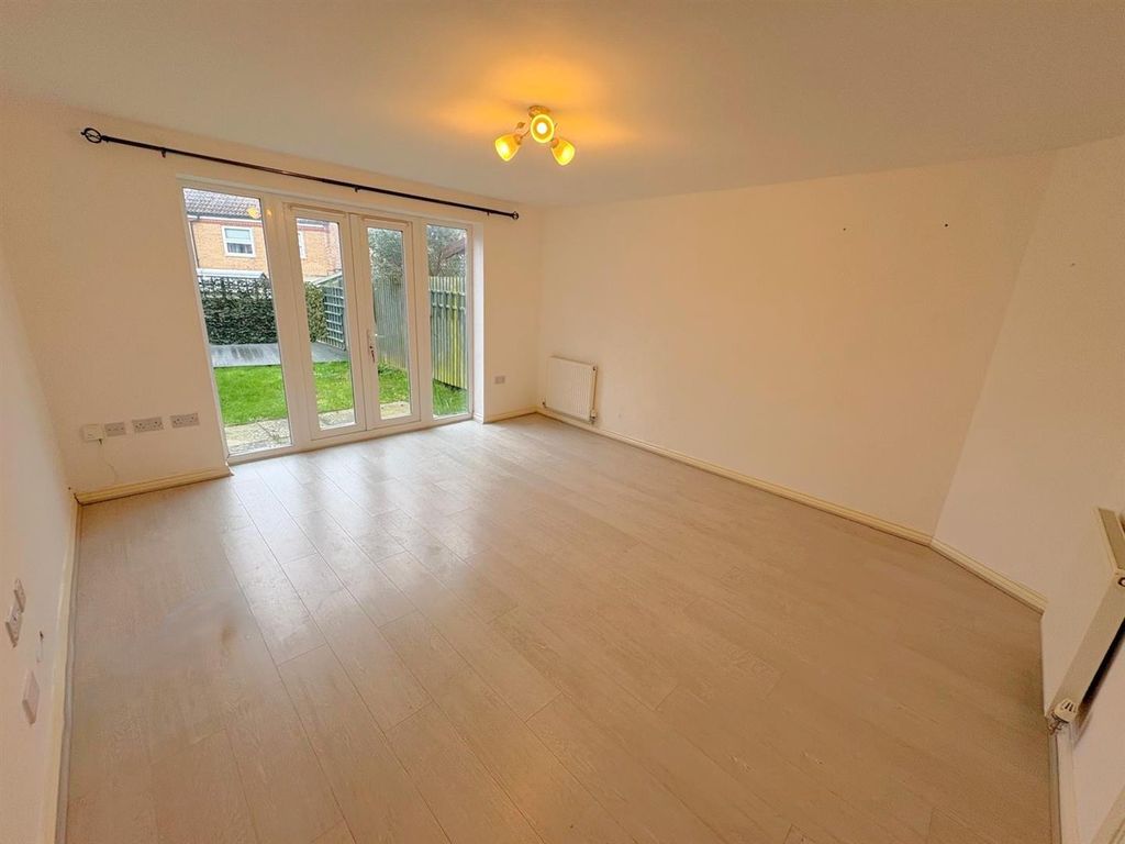 Property photo 2 of 17 3c7404Dd-F806-4A00-Bc68-181F1512B0c2.Jpg