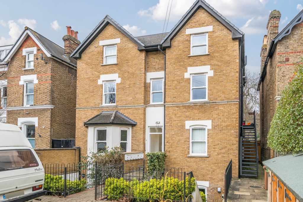 Property photo 2 of 8 1092401 (1)