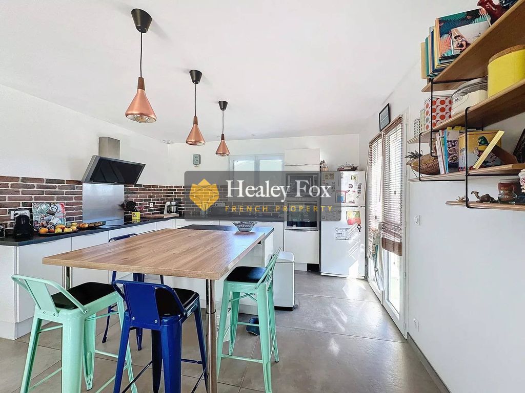 Property photo 2 of 10