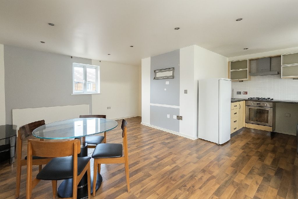 Property photo 3 of 9 Photo 2