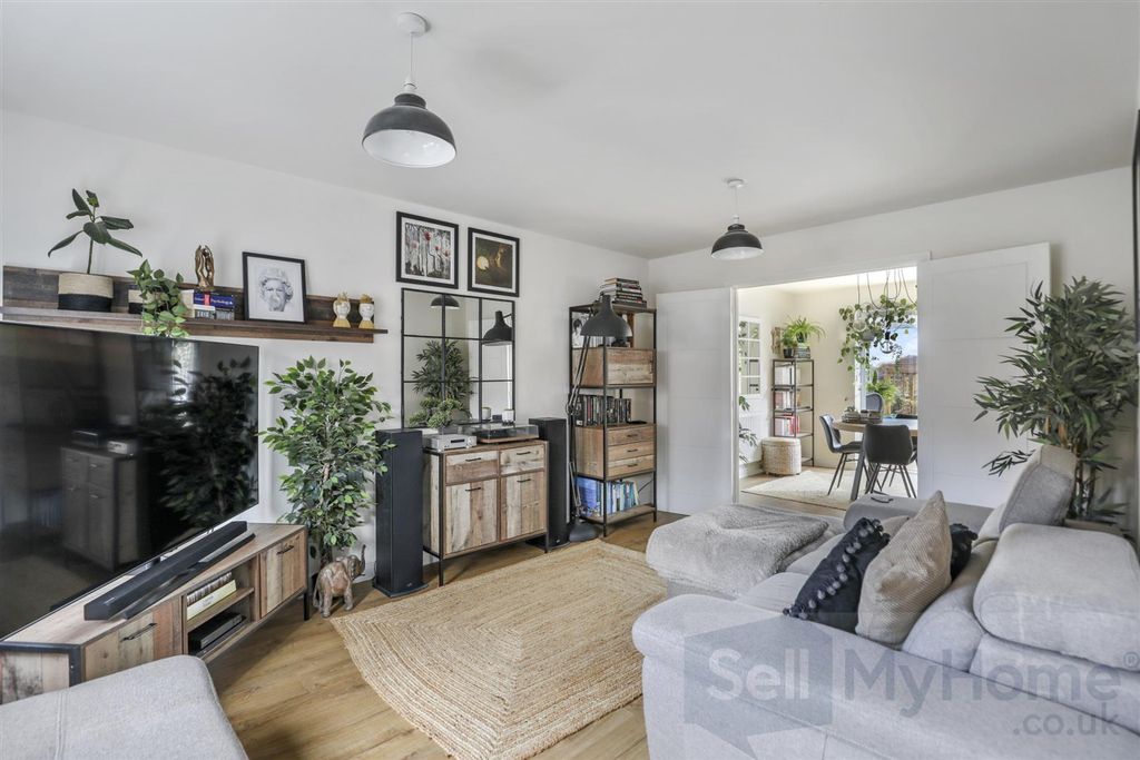 Property photo 2 of 10 Living Room