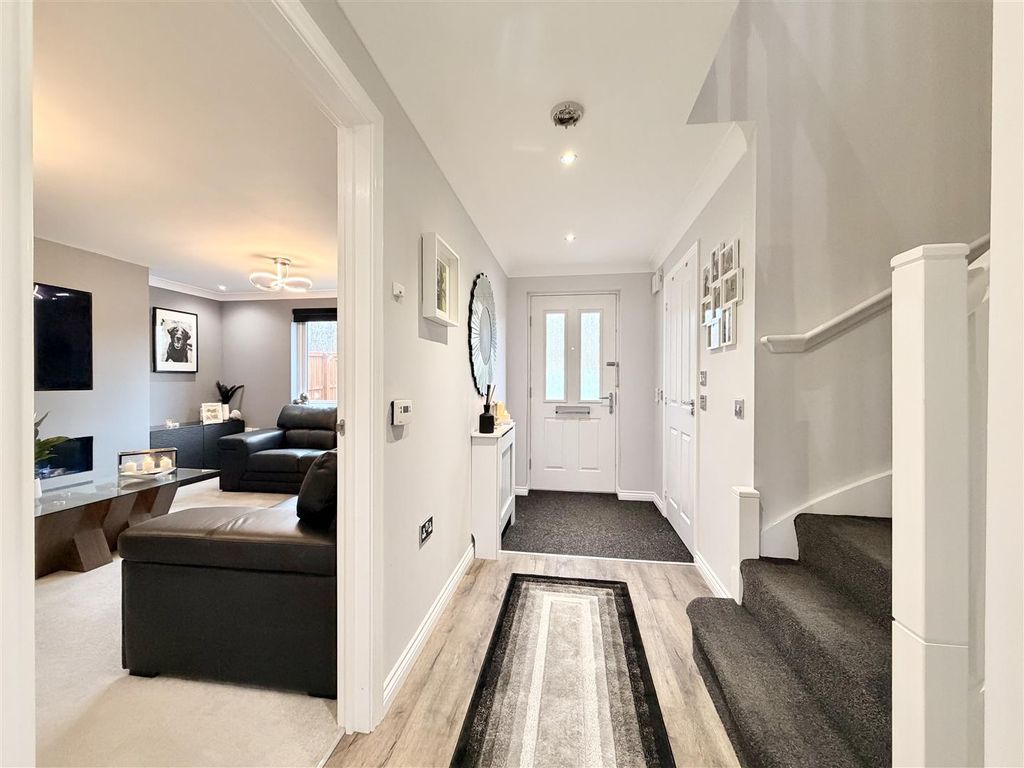 Property photo 2 of 33 Hallway