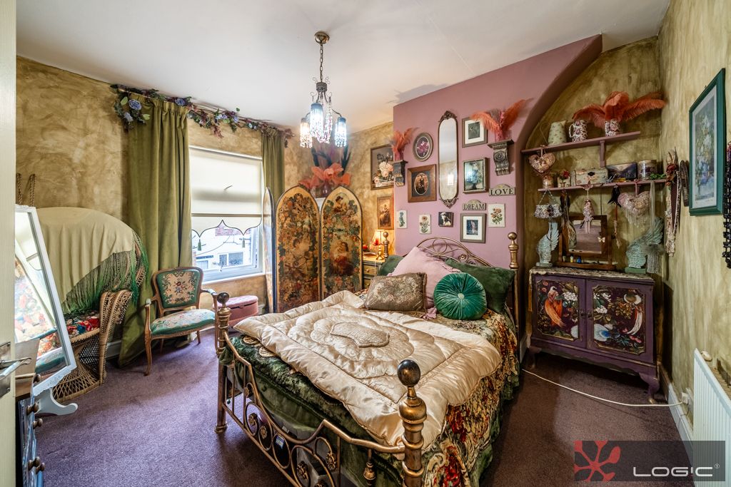 Property photo 3 of 33