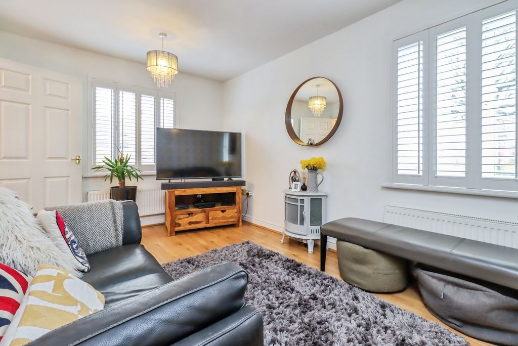 Property photo 3 of 18 4868566