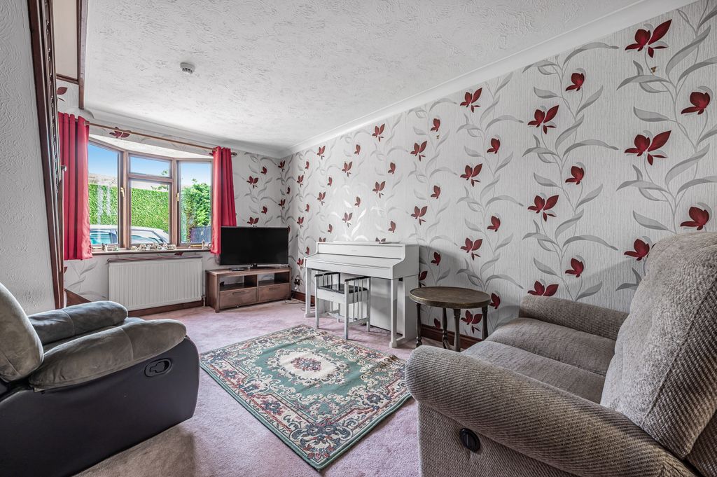 Property photo 3 of 24