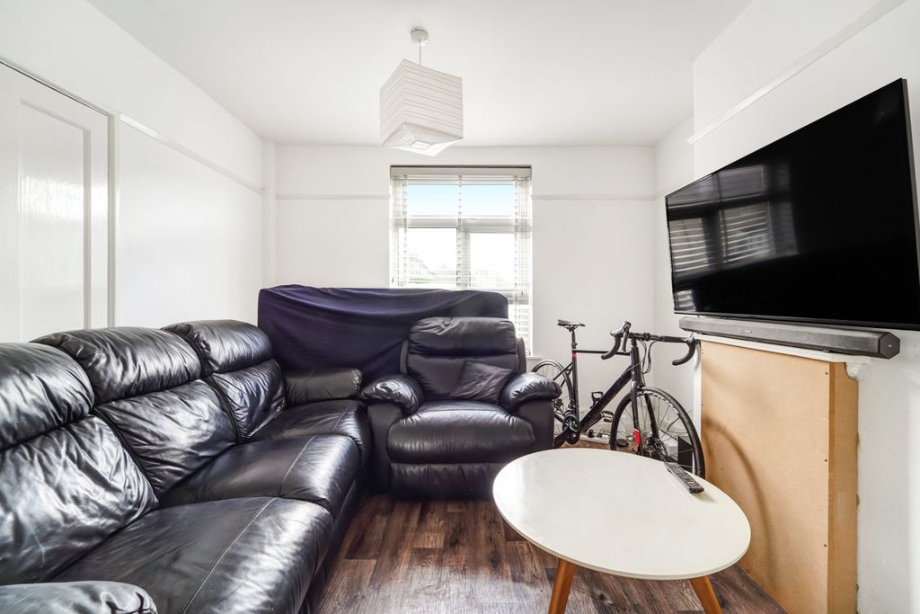 Property photo 2 of 16 Picture No. 02