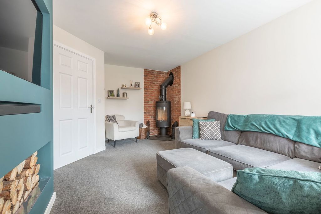 Property photo 2 of 19